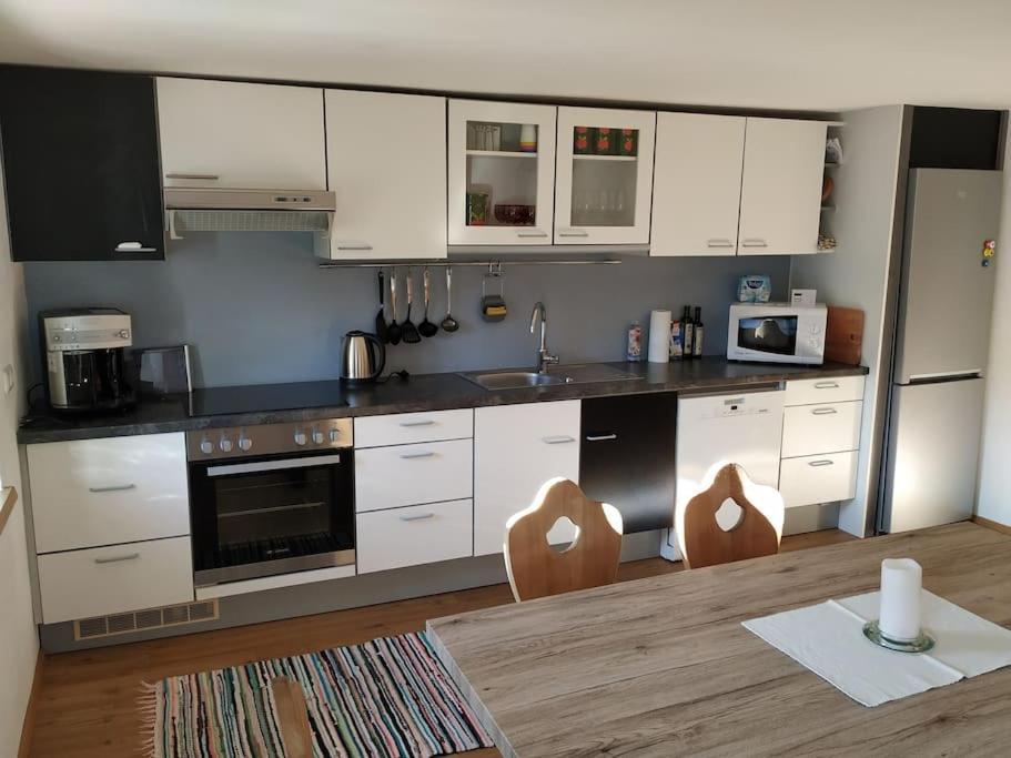 Upcycling Appartement Fischl - Nachhaltig Und Kreativ Wohnen Fuer Gross Und Klein Jenbach Εξωτερικό φωτογραφία